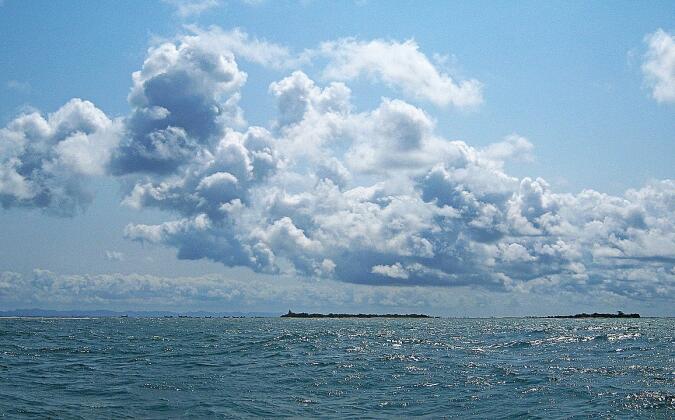 দ্বার খুললেও সেন্টমার্টিন যায়নি পর্যটকবাহী জাহাজ, হতাশ পর্যটকরা