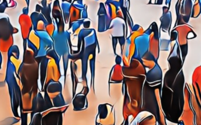 ছাত্রাবাসে ফাটল : চাদর-বালিশ নিয়ে সড়কে শিক্ষার্থীরা