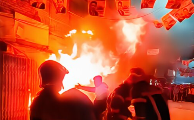 বাড্ডায় ফের যাত্রীবাহী বাসে আগুন