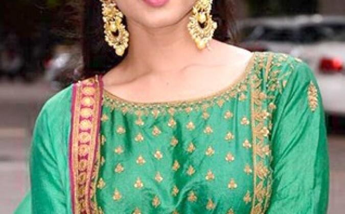 দুবাইয়ে আটকে পড়েছেন সোনাল চৌহান, বাঁচার আকুতি