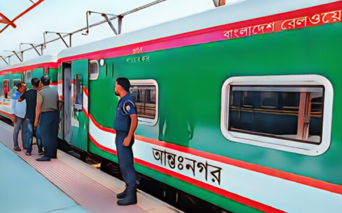 আগুনে চট্টলা এক্সপ্রেসের পুড়ে গেছে দুই বগি