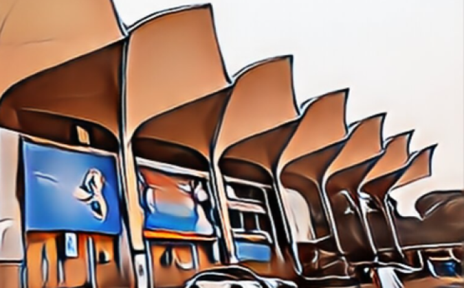 কমলাপুর থেকে সময় মতো ছাড়ছে ট্রেন, যাত্রীদের ভীড়