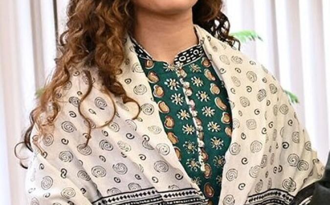 খালেদা জিয়ার স্বাধীনতা পুরস্কার গ্রহণ করলেন নাতনি জাইমা রহমান