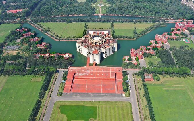 সরকারি চাকরিতে প্রবেশের বয়সসীমা ৩২ বছর করে সংসদে বিল পাস